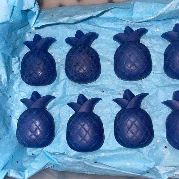 Ten Homemade Candle Melts-Crisp Breeze - Picture 2 of 2